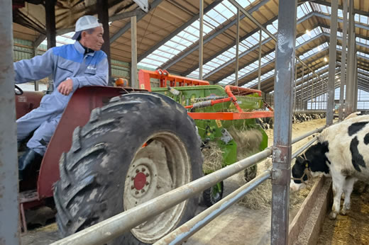 トラクター、作業風景